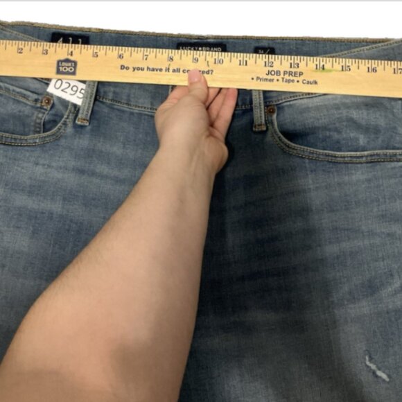 Lucky Brand Men's 34x32 411 Athletic Taper 5 Pocket Style straight midrise Jeans - Picture 8 of 16